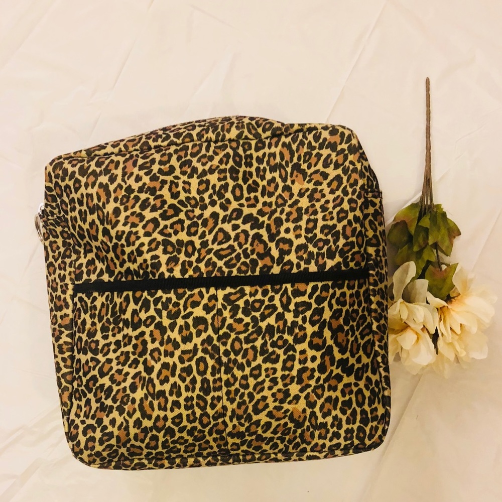 🌸Animal print bag/purse, versatile.